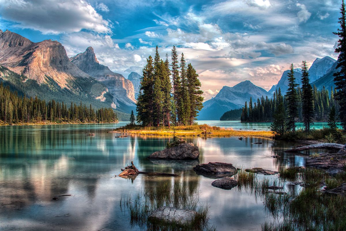 MALIGNE LAKE JASPER NATIONAL PARK TUTTALTROMONDO