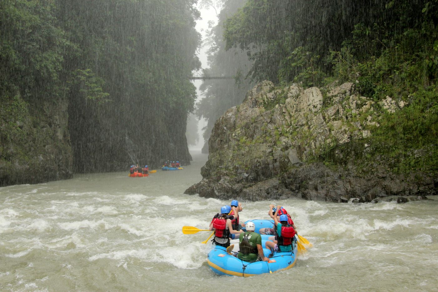 RAFTING RIO PACUARE COSTA RICA TAM