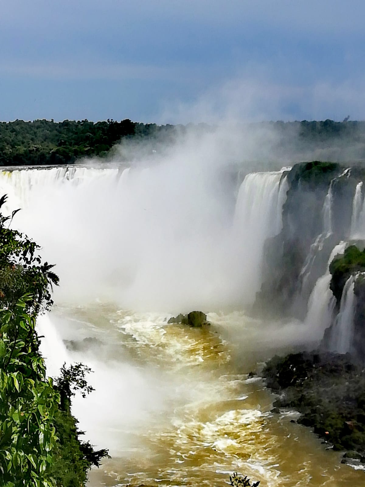 CASCATE IGUACU BIESTRO TAM