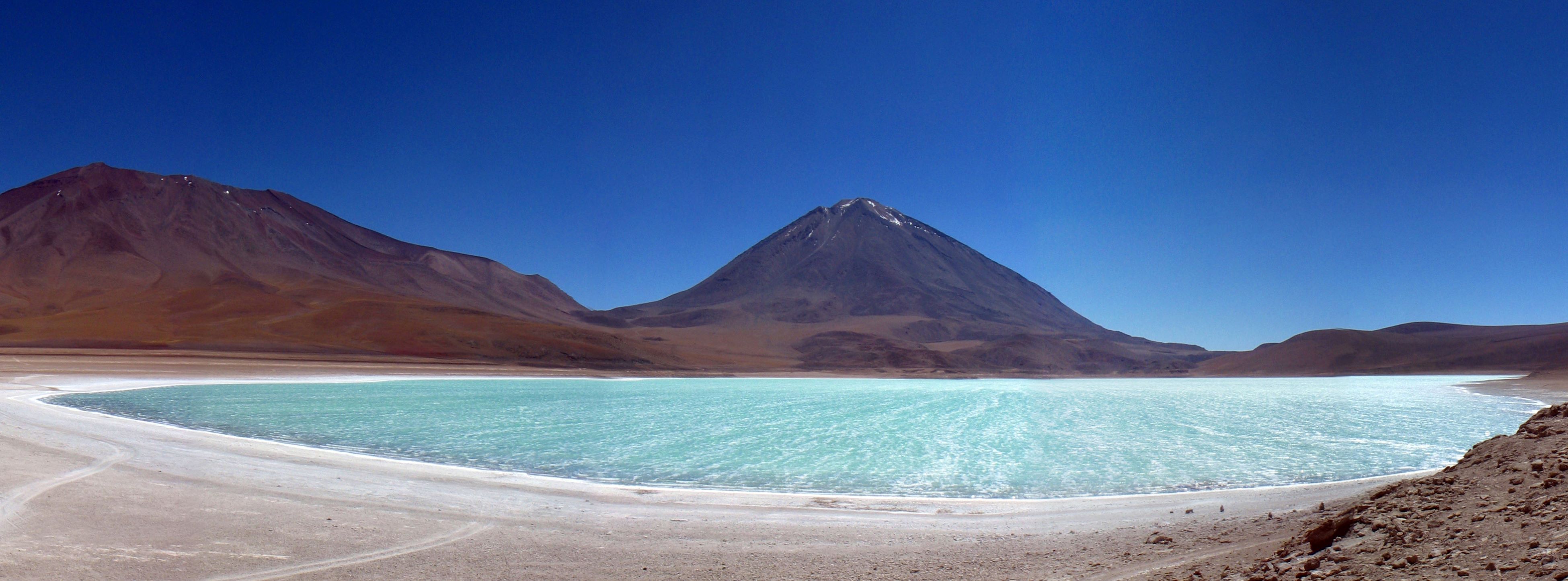 LAGUNA VERDE BOLIVIA TAM