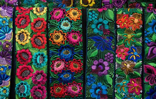 Guatemala - colori artigianato - Tuttaltromondo
