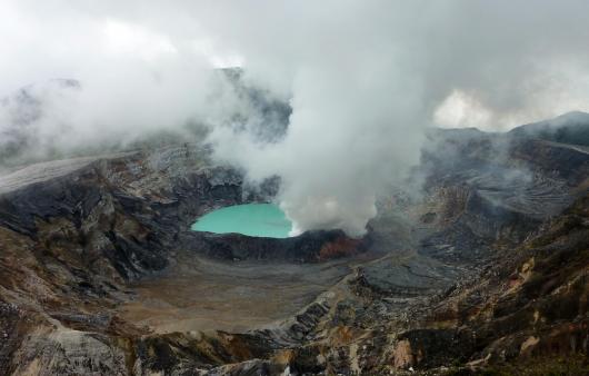 vulcano poas costa rica