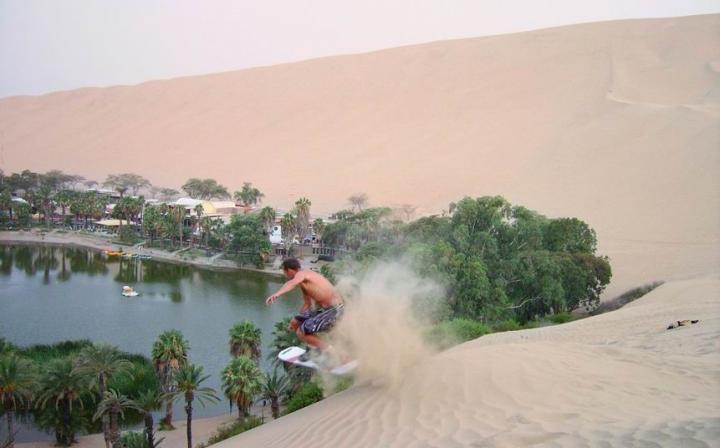 laguna di huacachina peru