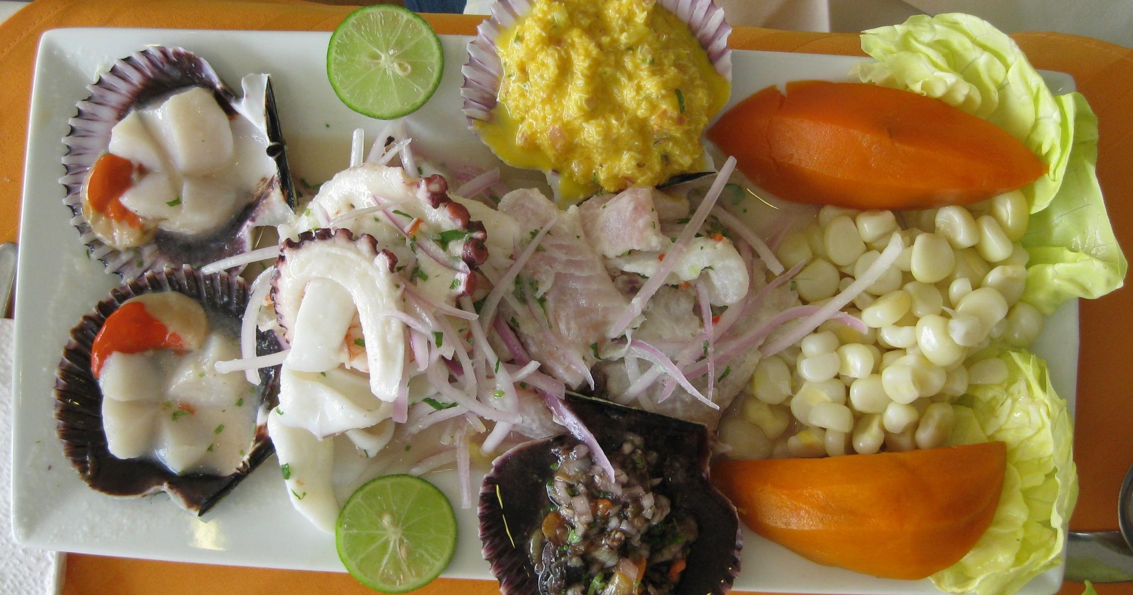 alt="ceviche, piatto tipico, peru"